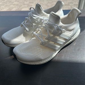Adidas ultra boost triple white